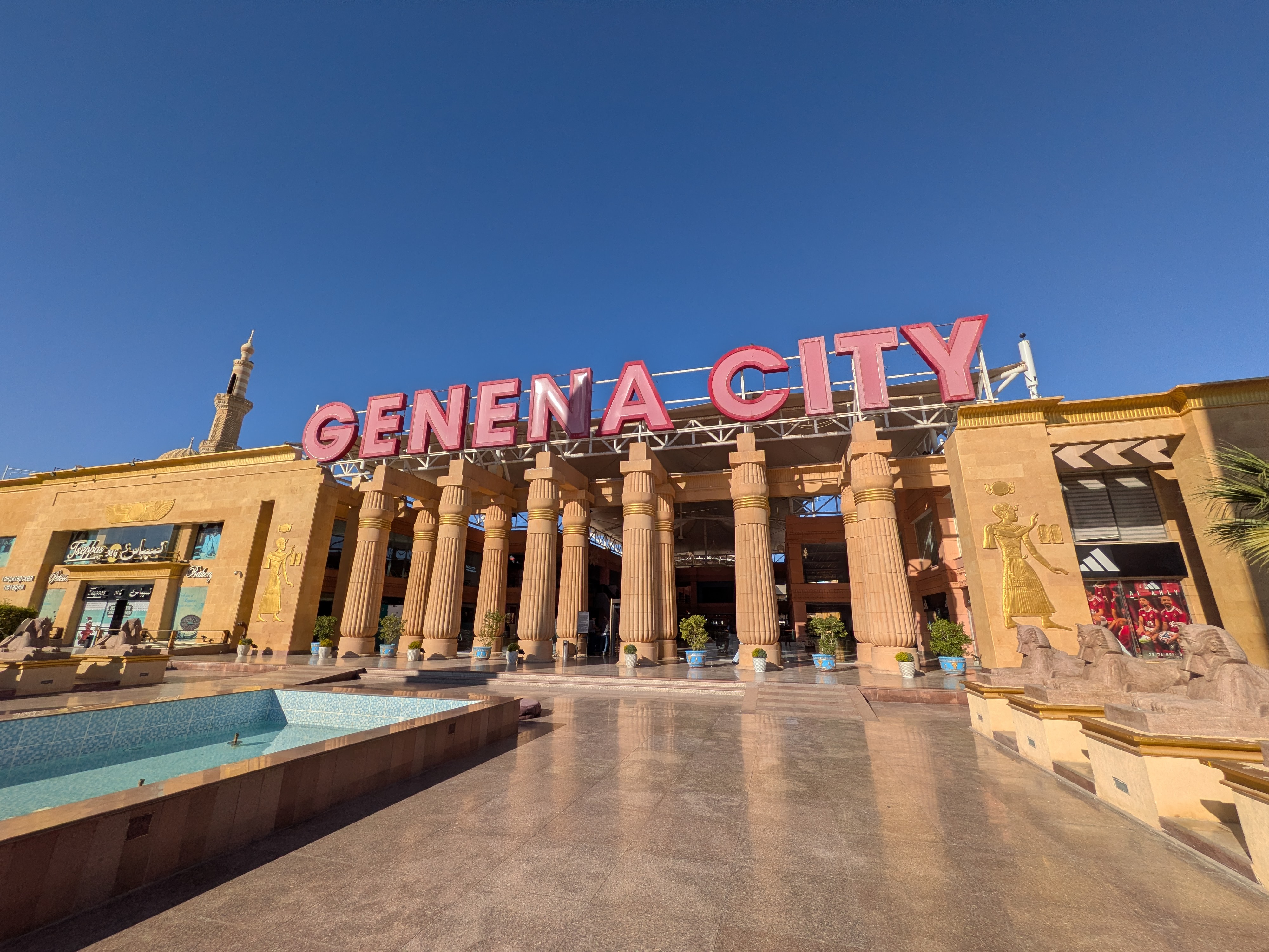 ショッピングモールの入口