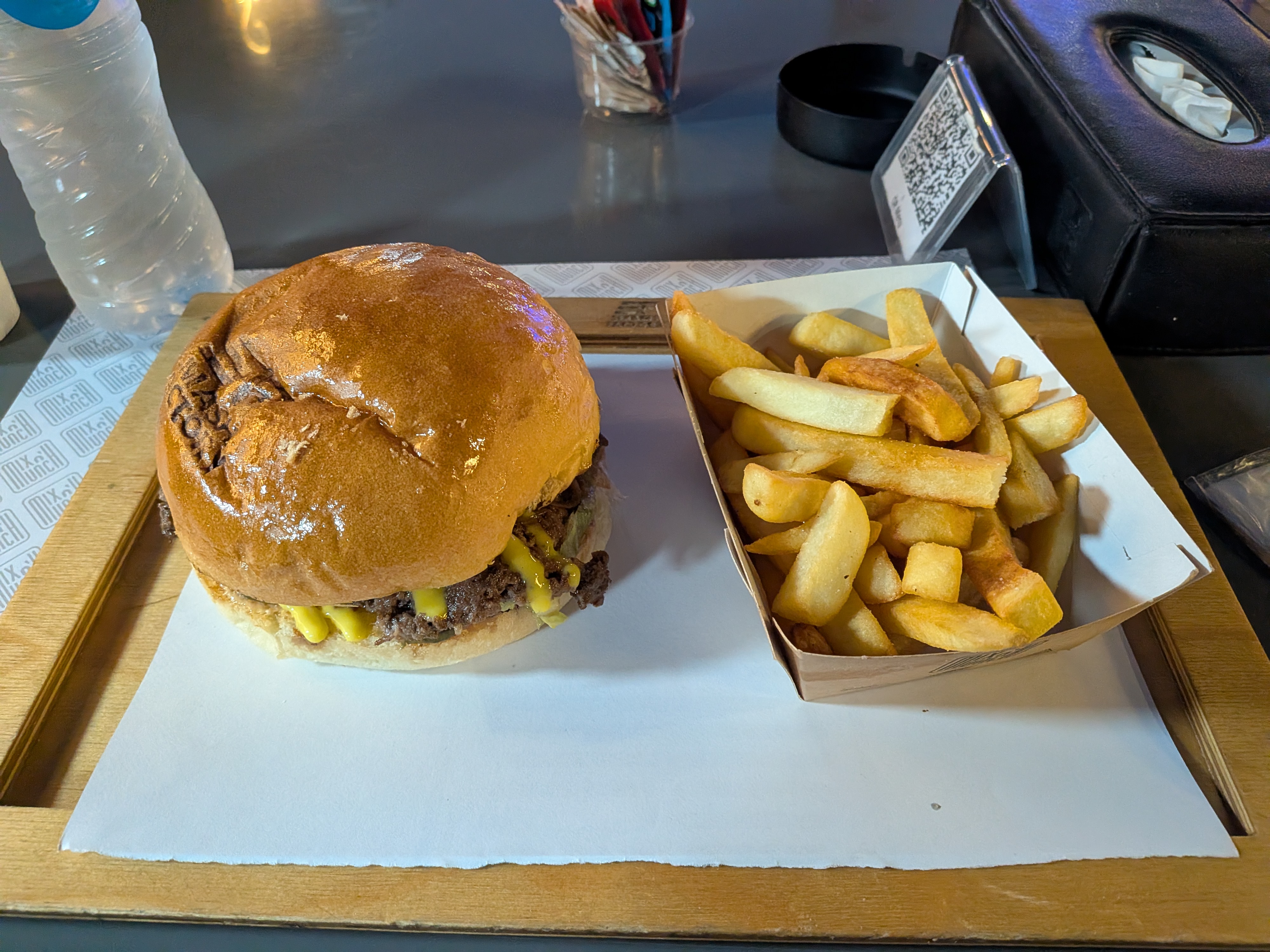 Smash Burgerとポテト