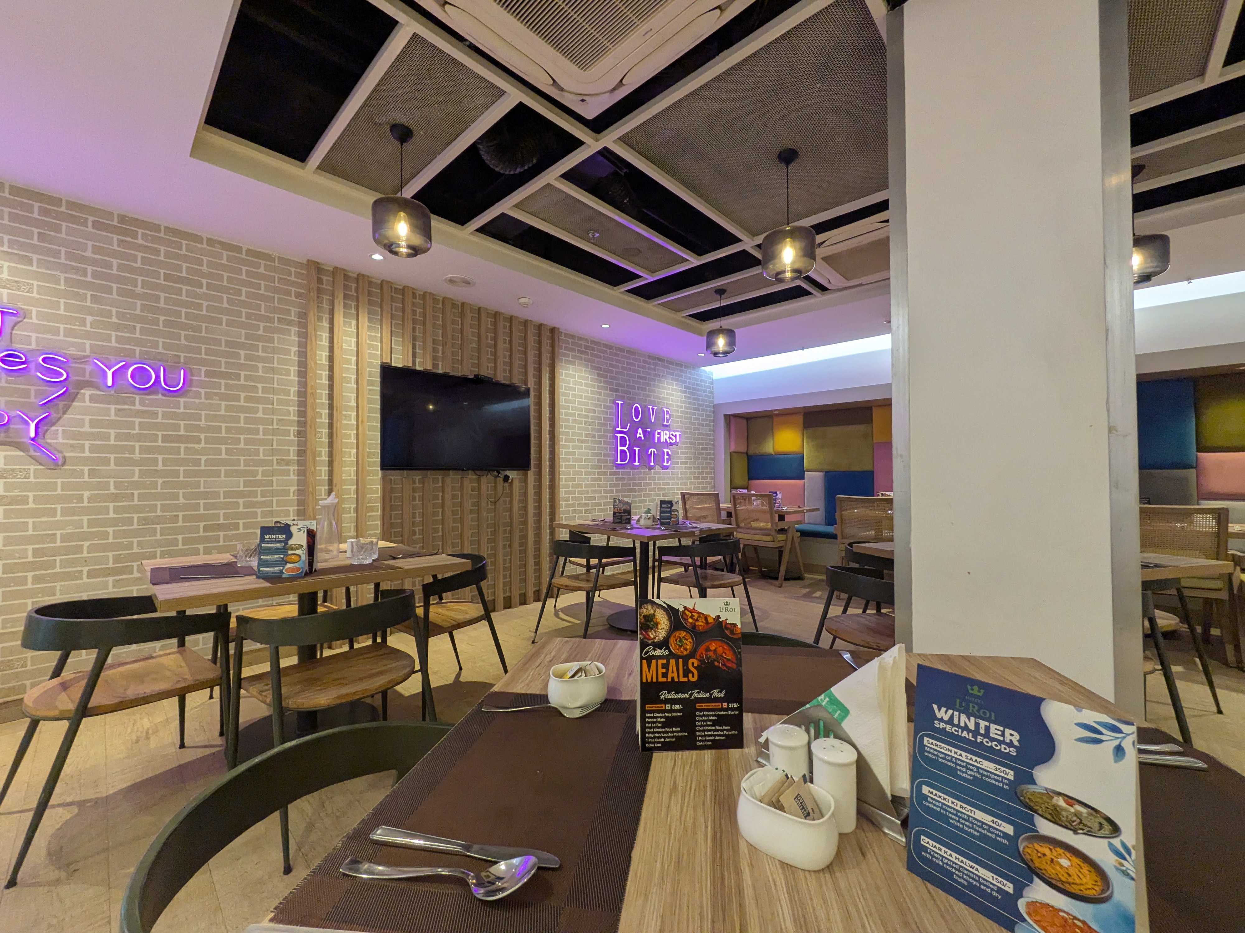 ホテルのレストラン