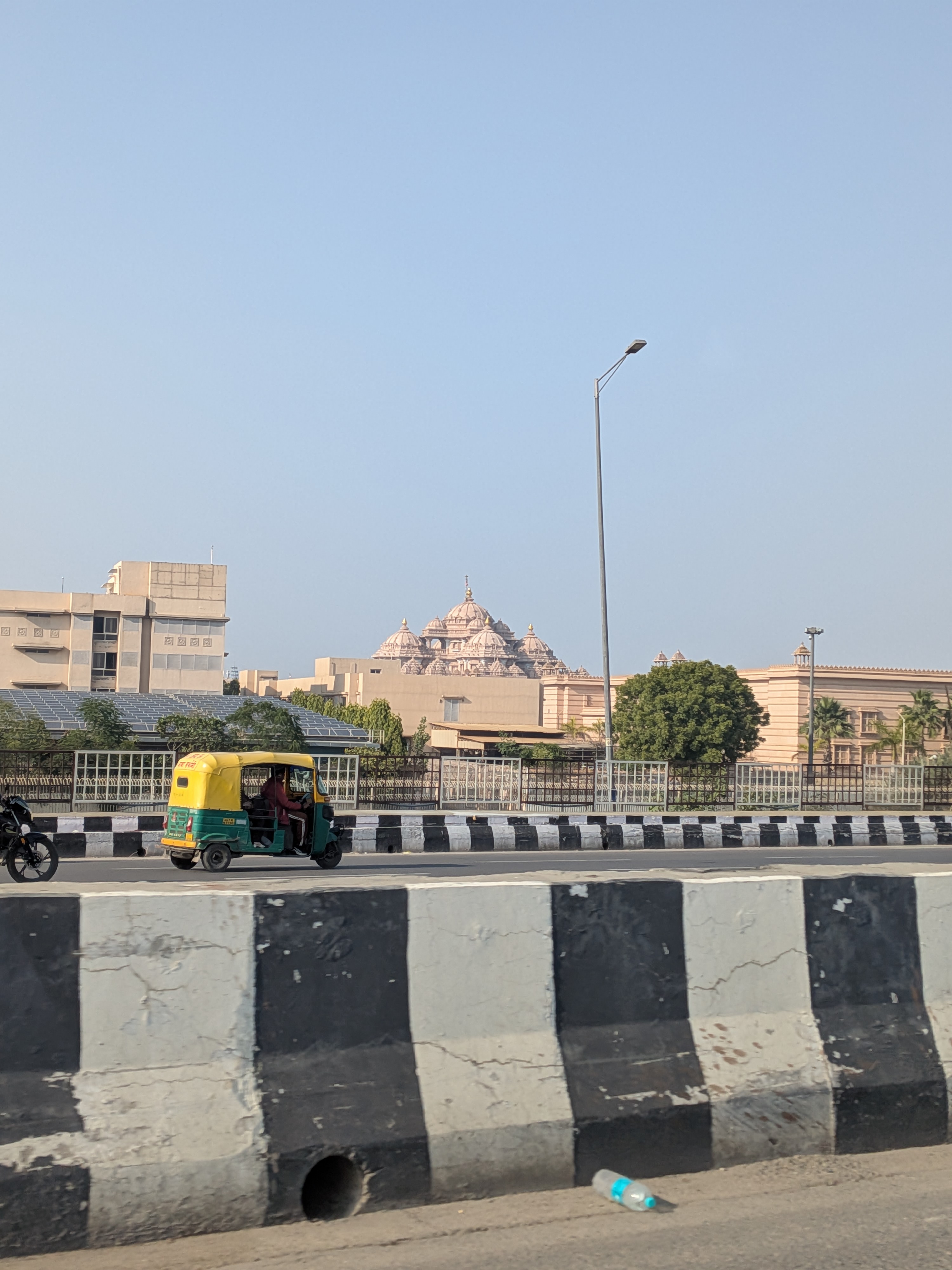 アクシャルダム寺院